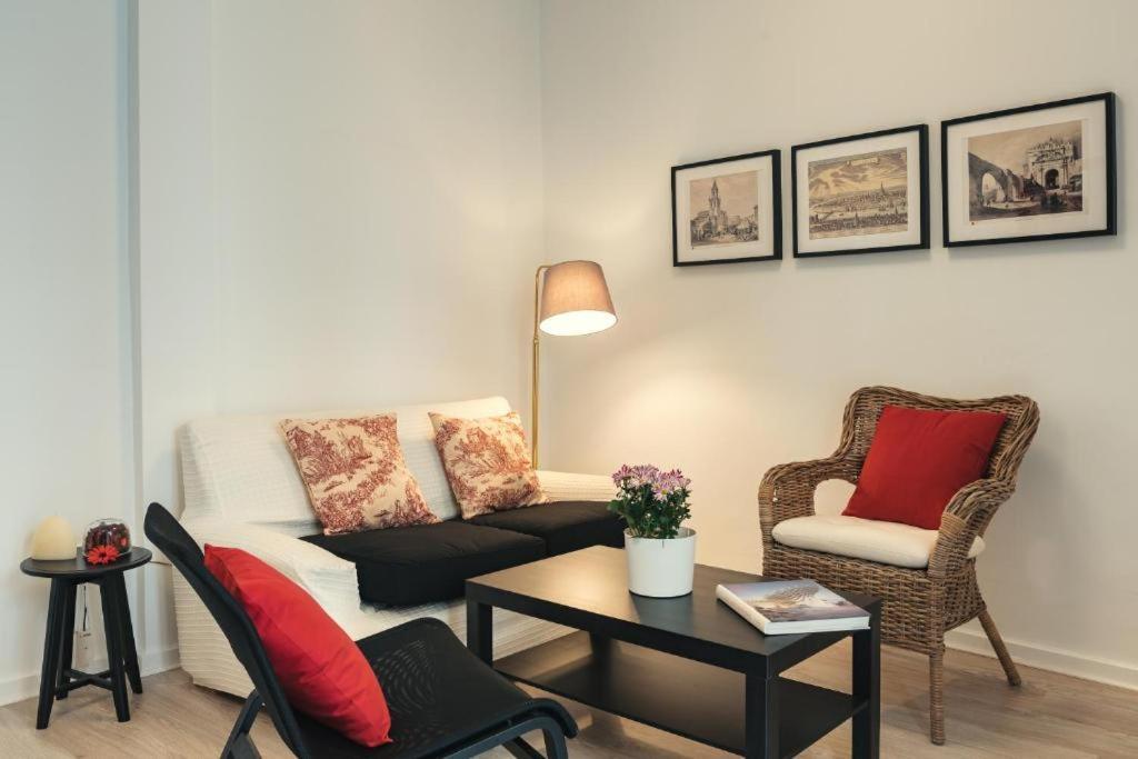 Apartamentos San Pedro Σεβίλλη Εξωτερικό φωτογραφία